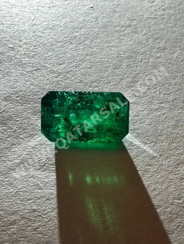 أحجار كريمة الياقوت الأخضر  زمرد