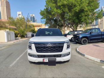 نيسان باترول اس اي بلاتينيوم 2025 اوتوماتيك 6,500 كم 6 سلندر دفع رباعي اس يو في أبيض تحت الضمان