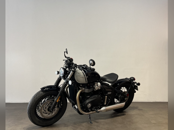Triumph  Bonneville Bobber -  2025 - Color Black -  Warranty