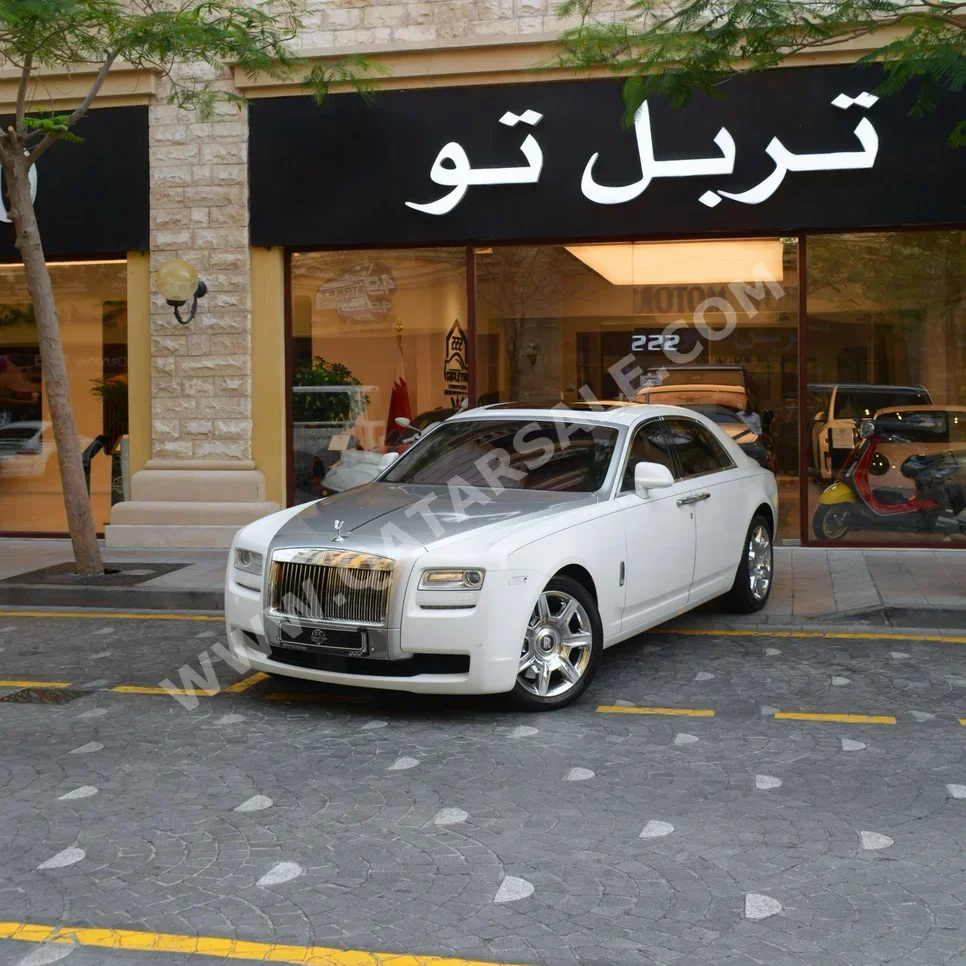 Rolls-Royce Ghost 2012 Automatic 49,237 Km 12 Cylinder All Wheel Drive (AWD) Sedan White and Silver
