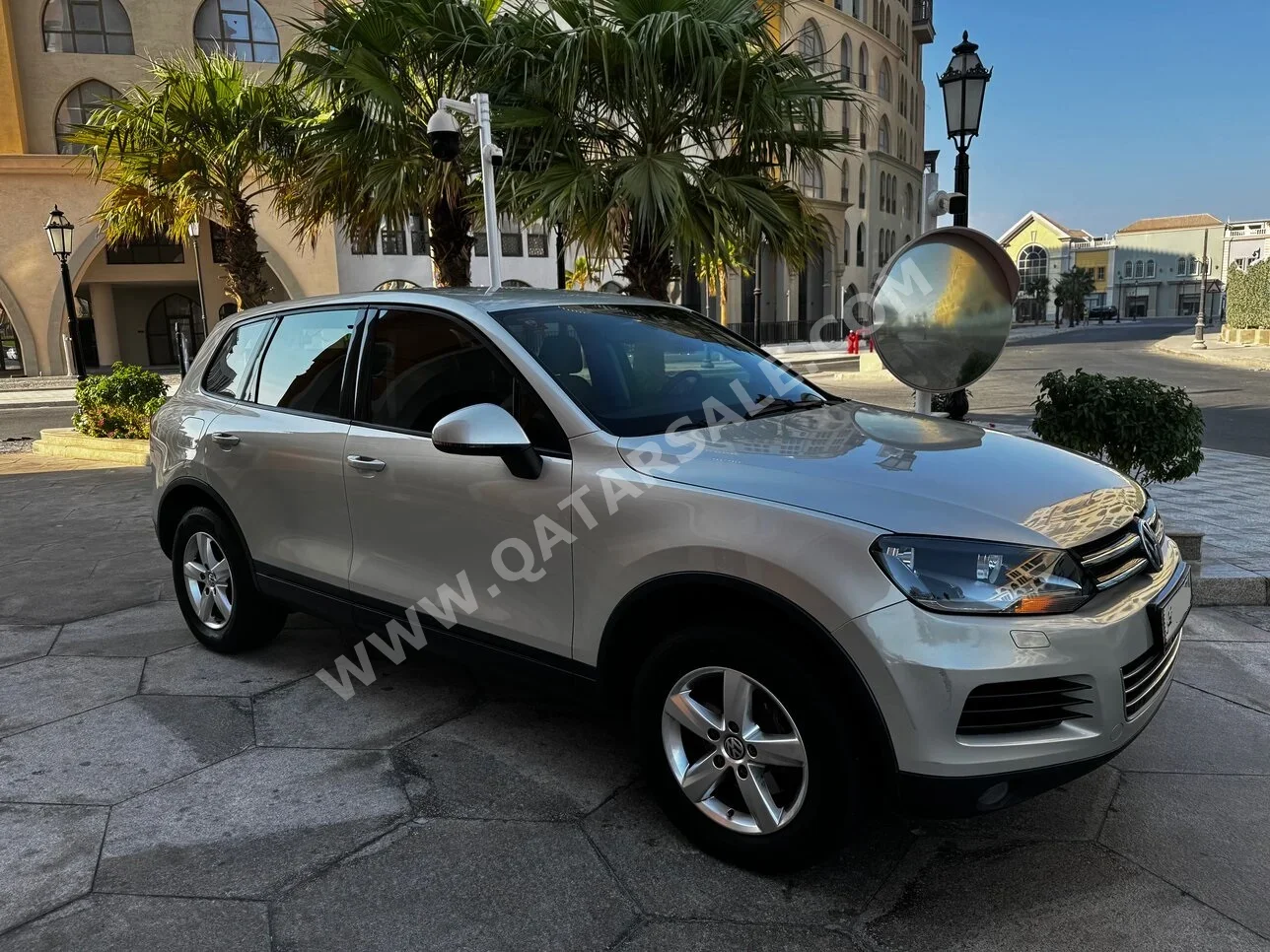 فوكس واغن طوارق 2014 اوتوماتيك 92,800 كم 6 سلندر دفع رباعي اس يو في رمادي