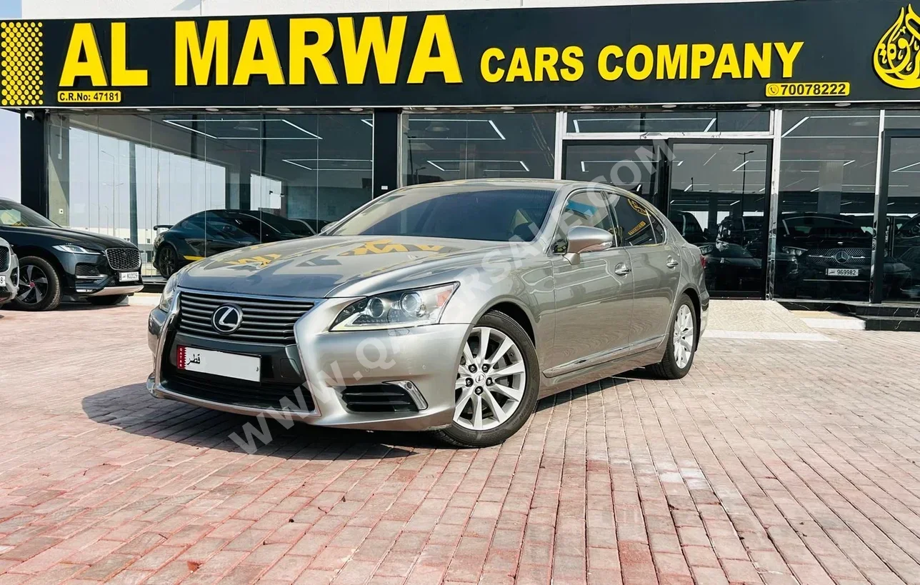 لكزس ال اس 460 2016 اوتوماتيك 108,000 كم 8 سلندر دفع خلفي سيدان فضي