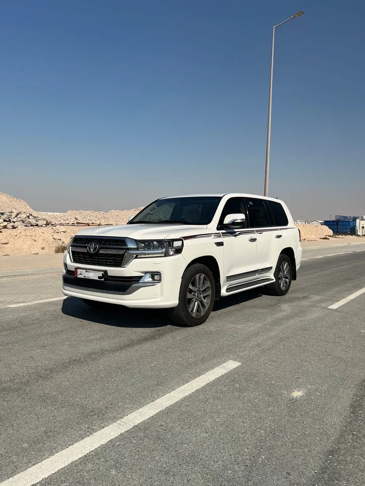 تويوتا لاند كروزر جي اكس ار - غراند تورينغ 2020 اوتوماتيك 188,000 كم 6 سلندر دفع رباعي اس يو في أبيض