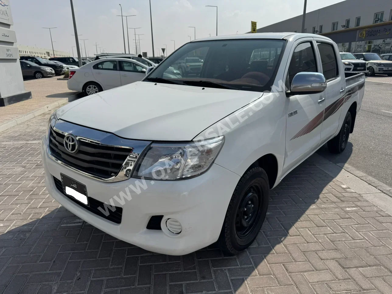 تويوتا  هاي لوكس  2012  عادي  437,000 كم  4 سلندر  دفع رباعي  بيكب  أبيض