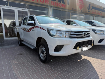 تويوتا  هاي لوكس  2021  اوتوماتيك  42,000 كم  4 سلندر  دفع رباعي  بيكب  أبيض