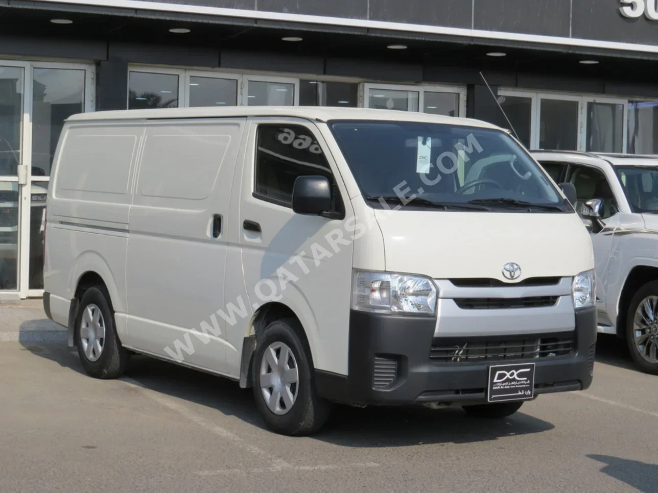 تويوتا  هايس  2023  عادي  42,000 كم  4 سلندر  دفع خلفي  فان \ باص  أبيض