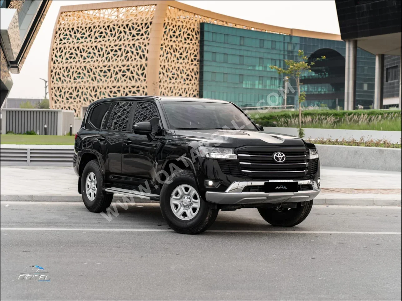 تويوتا  لاند كروزر  جي اكس  2024  اوتوماتيك  22,300 كم  6 سلندر  دفع رباعي  اس يو في  أسود  تحت الضمان