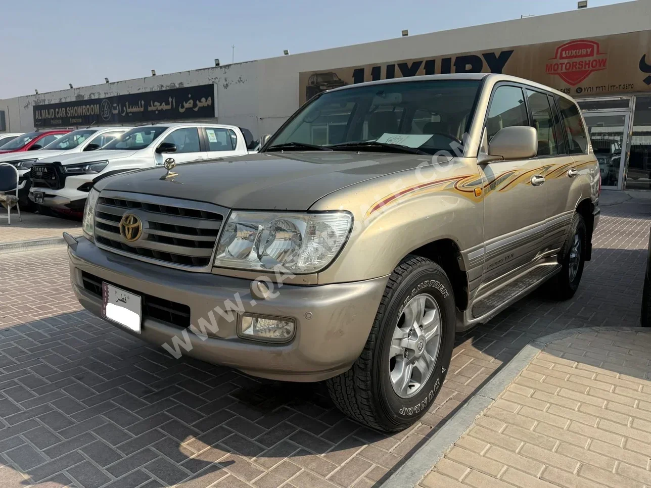 تويوتا  لاند كروزر  في اكس ار  2006  اوتوماتيك  555,000 كم  8 سلندر  دفع رباعي  اس يو في  ذهبي