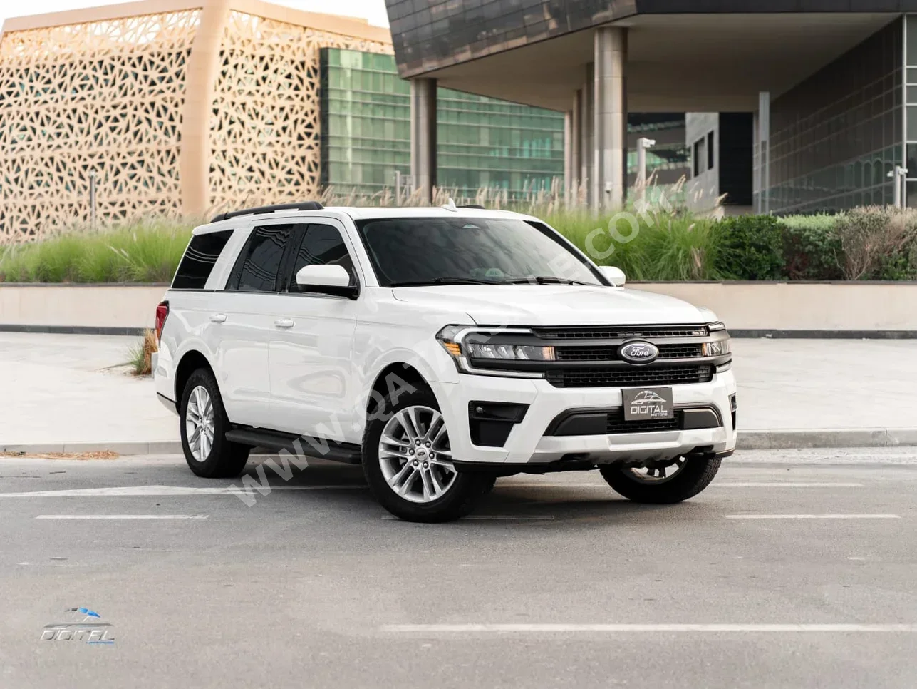 فورد  اكسبيديشن  اكس ال تي  2024  اوتوماتيك  8,300 كم  6 سلندر  دفع رباعي  اس يو في  أبيض  تحت الضمان