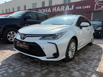 تويوتا  كورولا  اكس ال اي  2025  اوتوماتيك  10,000 كم  4 سلندر  سحب امامي  سيدان  أبيض  تحت الضمان