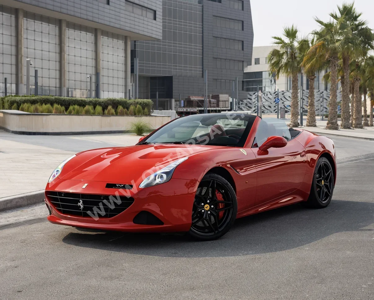 فيراري كاليفورنيا تي 2016 اوتوماتيك 10,000 كم 8 سلندر دفع خلفي كشف أحمر تحت الضمان