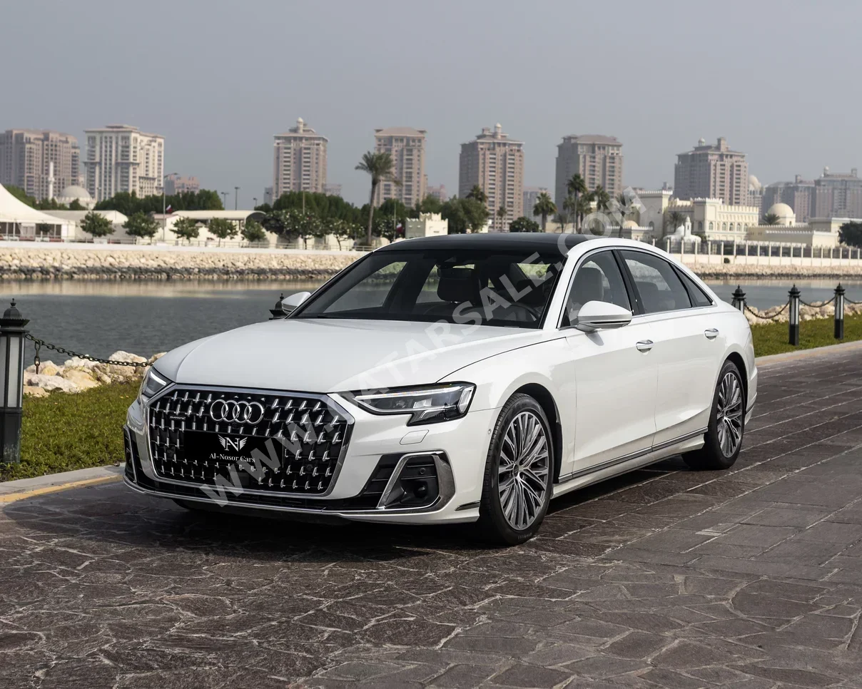 اودي أي 8 أل 2024 اوتوماتيك 11,000 كم 6 سلندر دفع كلي مستمر سيدان أبيض تحت الضمان