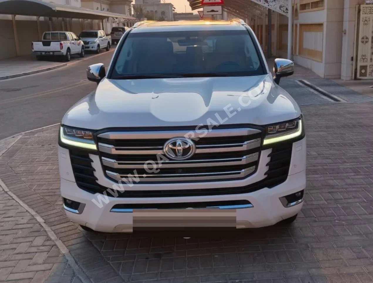 تويوتا لاند كروزر في اكس توين توربو 2022 اوتوماتيك 40,000 كم 6 سلندر دفع رباعي اس يو في أبيض تحت الضمان
