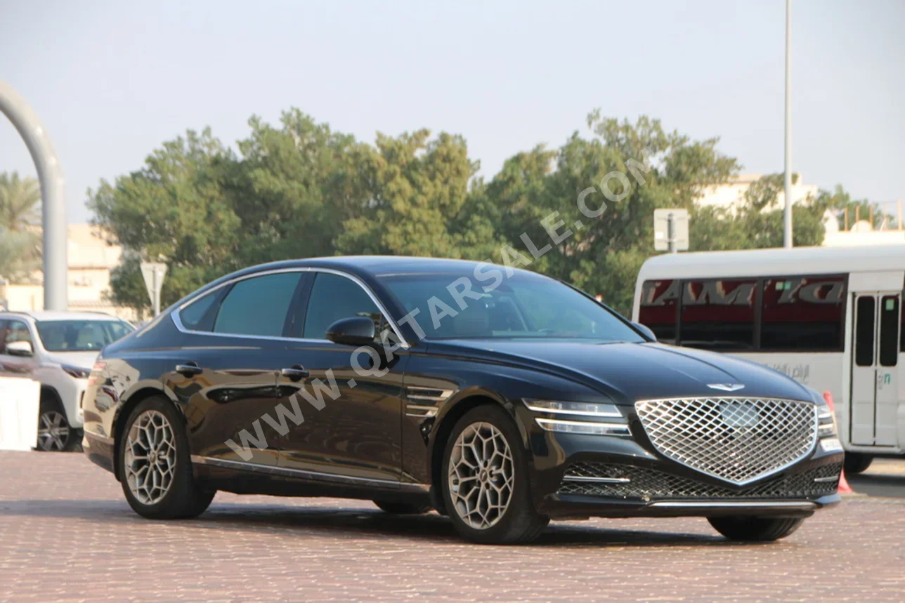 جينيسيس جي 80 2023 اوتوماتيك 63,900 كم 4 سلندر دفع خلفي سيدان أسود تحت الضمان