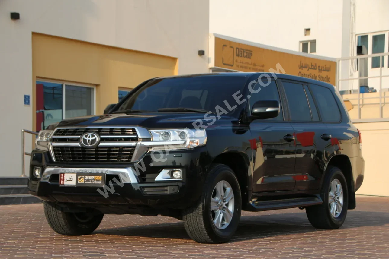 تويوتا لاند كروزر جي اكس ار 2021 اوتوماتيك 130,000 كم 6 سلندر دفع رباعي اس يو في أسود