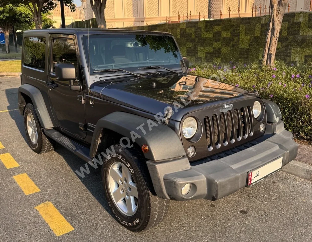 جييب رانجلار سبورت 2018 اوتوماتيك 64,000 كم 6 سلندر دفع رباعي اس يو في رمادي