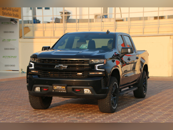 Chevrolet  Silverado  Trail Boss  2021  Automatic  141,000 Km  8 Cylinder  Four Wheel Drive (4WD)  Pick Up  Black