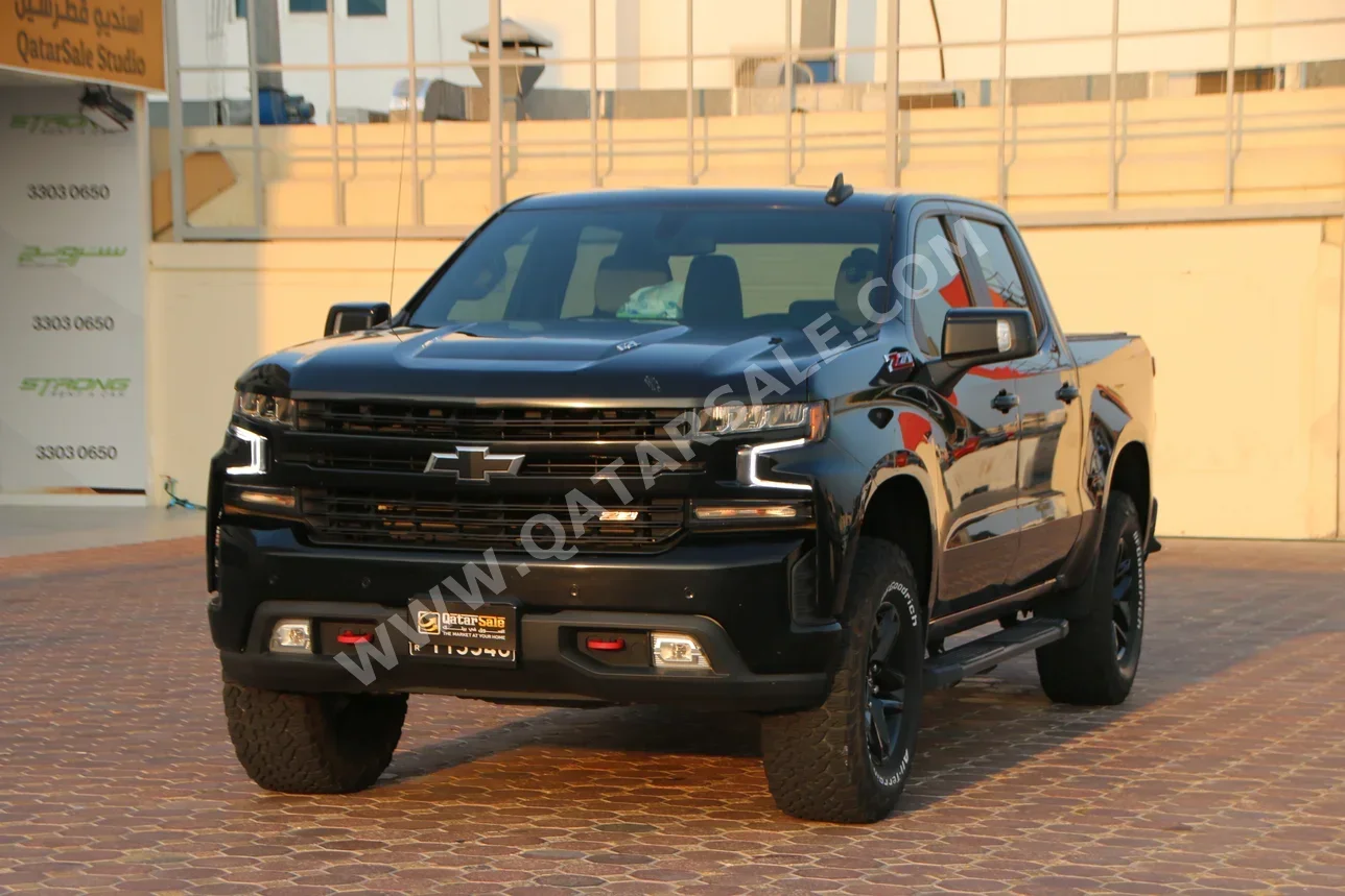 Chevrolet Silverado Trail Boss 2021 Automatic 141,000 Km 8 Cylinder Four Wheel Drive (4WD) Pick Up Black
