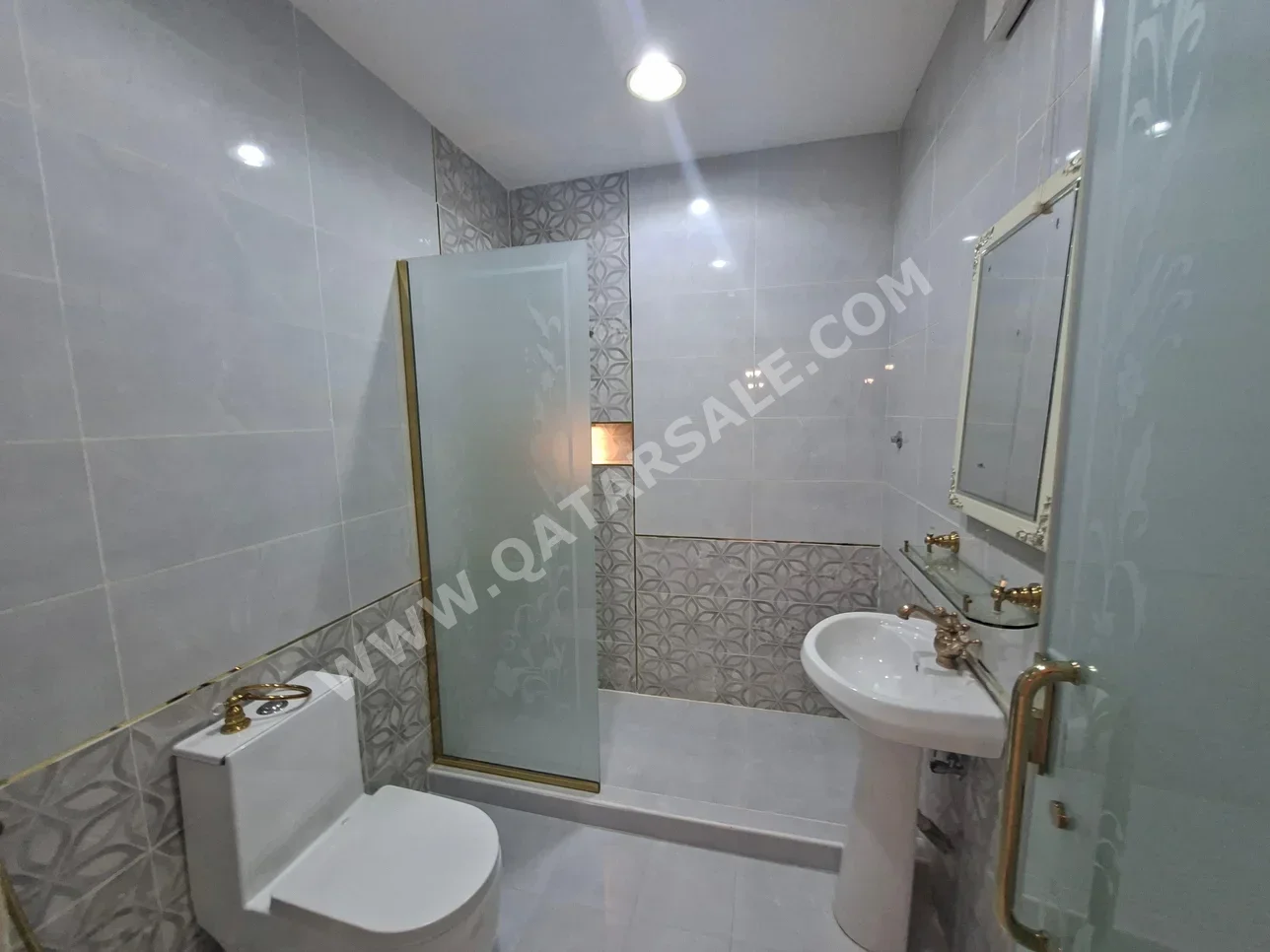 2 Bedrooms  Apartment  For Rent  in Umm Salal -  Umm Salal Ali  Not Furnished