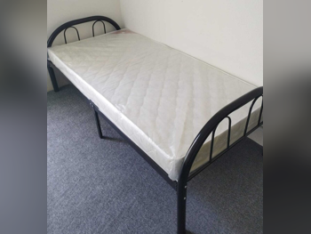 الأسّرة - فردي  - أسود  - متضمنة المرتبة