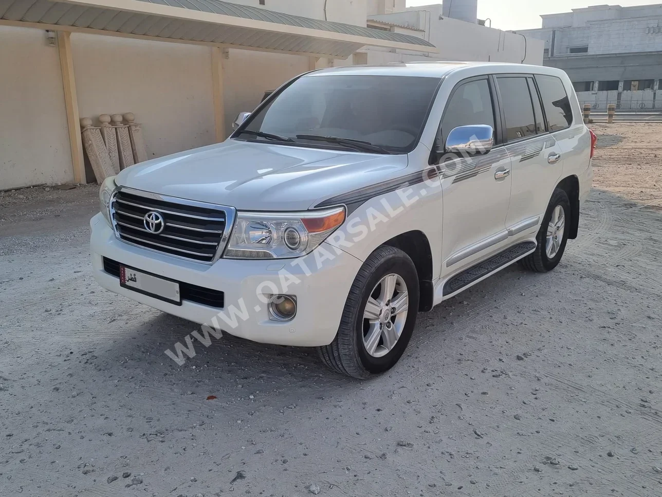 تويوتا لاند كروزر جي اكس ار 2014 اوتوماتيك 480,000 كم 8 سلندر دفع رباعي اس يو في أبيض