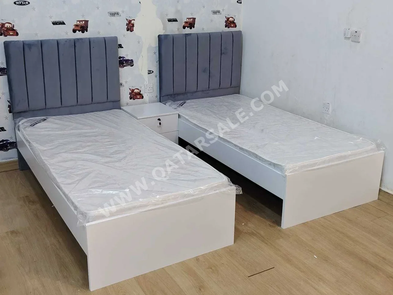 الأسّرة - فردي - اللون الرمادي - متضمنة المرتبة