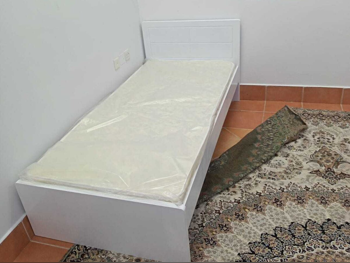 الأسّرة - فردي  - أبيض  - متضمنة المرتبة