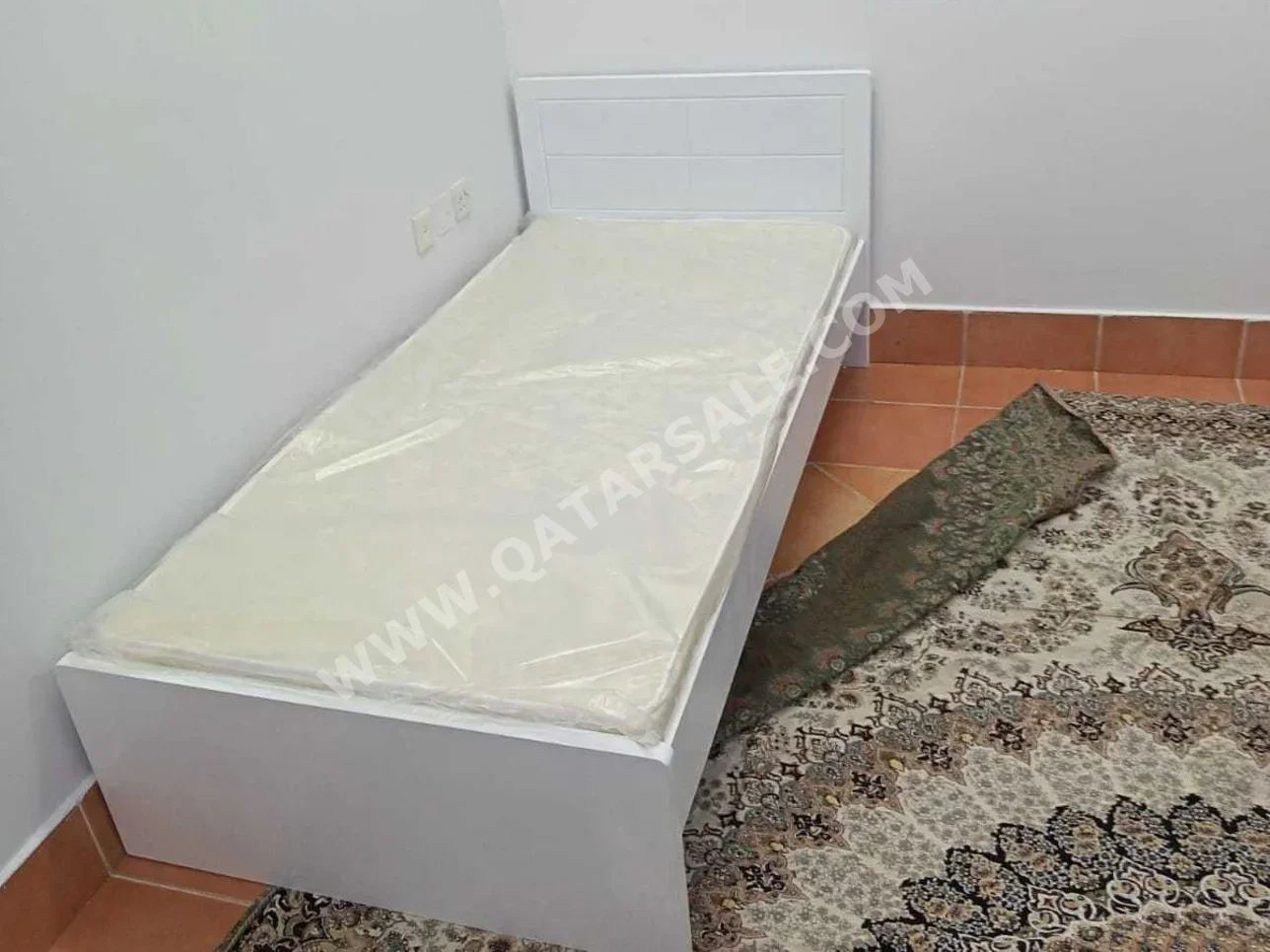 الأسّرة - فردي - أبيض - متضمنة المرتبة