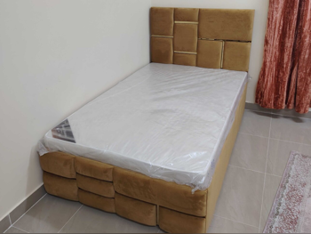 الأسّرة - فردي  - الأصفر  - متضمنة المرتبة