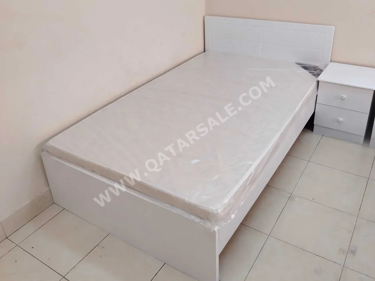 الأسّرة - فردي - أبيض - متضمنة المرتبة