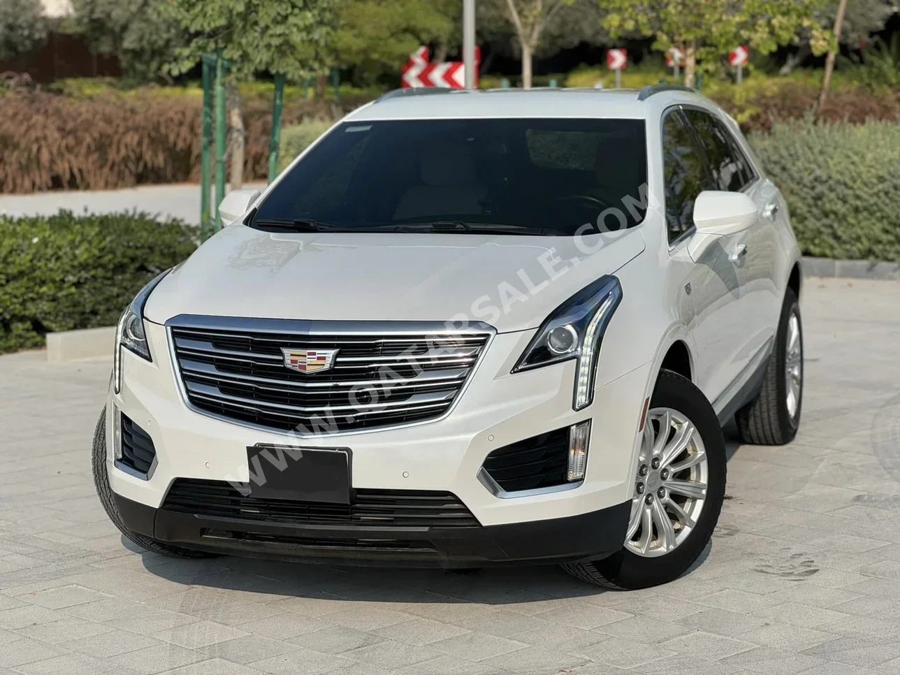 كاديلاك اكس تي 5 2018 اوتوماتيك 130,000 كم 6 سلندر دفع كلي مستمر اس يو في أبيض