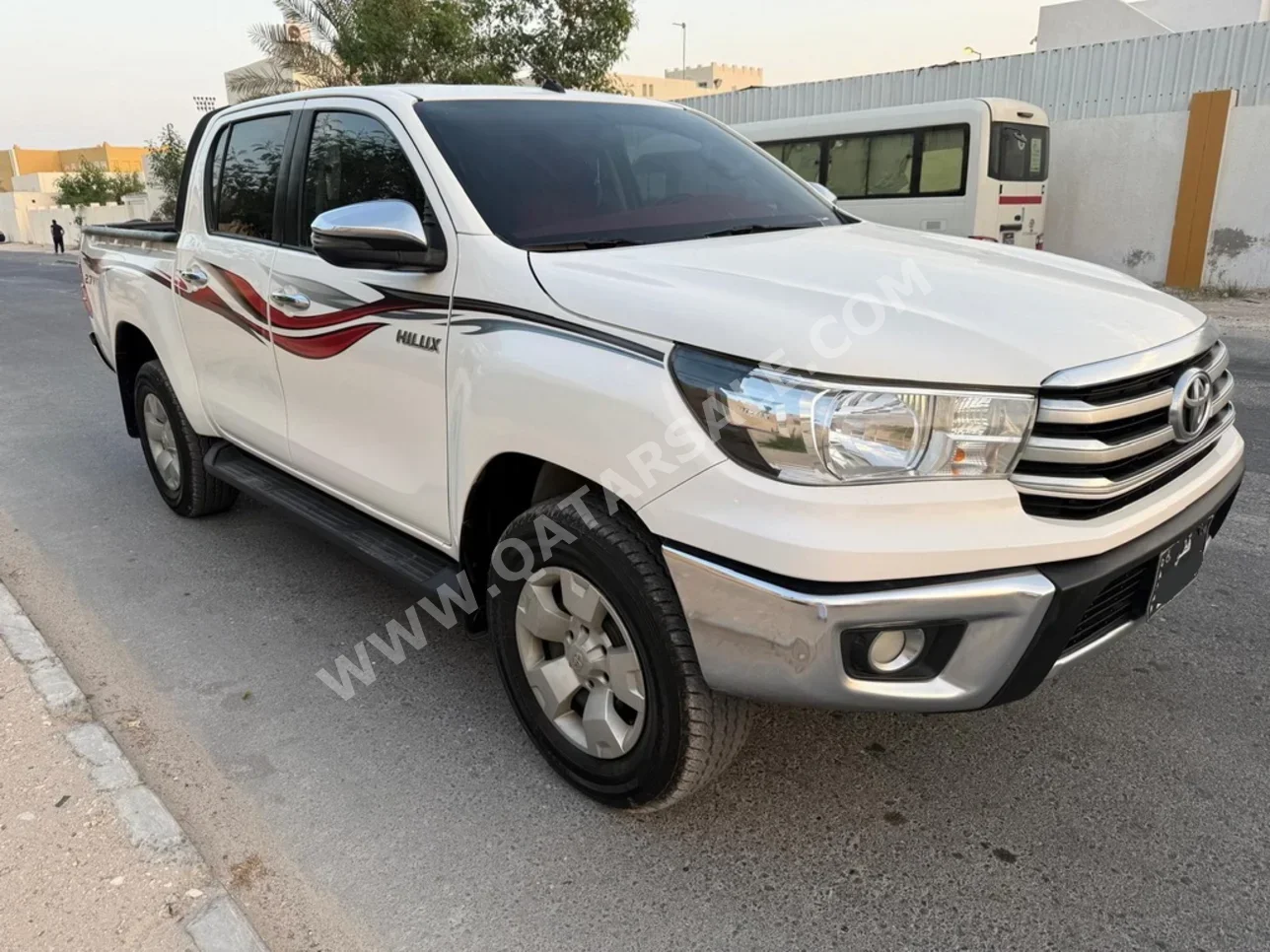 تويوتا  هاي لوكس  اس ار 5  2020  عادي  162,000 كم  4 سلندر  دفع رباعي  بيكب  أبيض