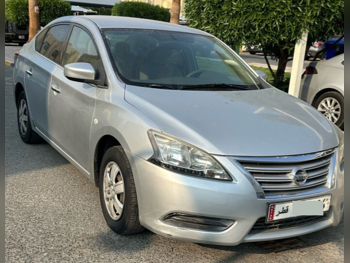 نيسان سنترا 2013 اوتوماتيك 107,000 كم 4 سلندر سحب امامي سيدان فضي
