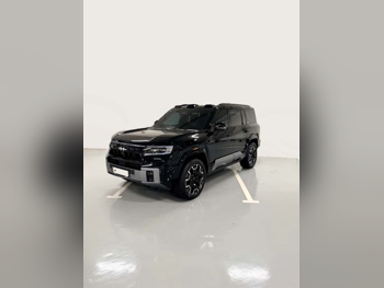 BYD Leopard 8 Flagship 2025 Automatic 9,000 Km 4 Cylinder Four Wheel Drive (4WD) SUV Black With Warranty