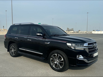 Toyota Land Cruiser GXR- Grand Touring 2020 Automatic 117,000 Km 8 Cylinder Four Wheel Drive (4WD) SUV Black With Warranty