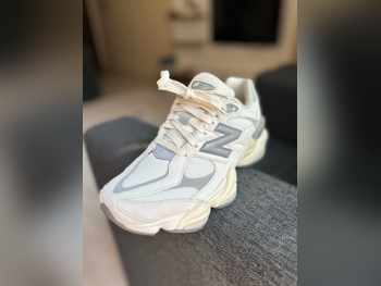 Shoes White Size 39.5  USA  Women