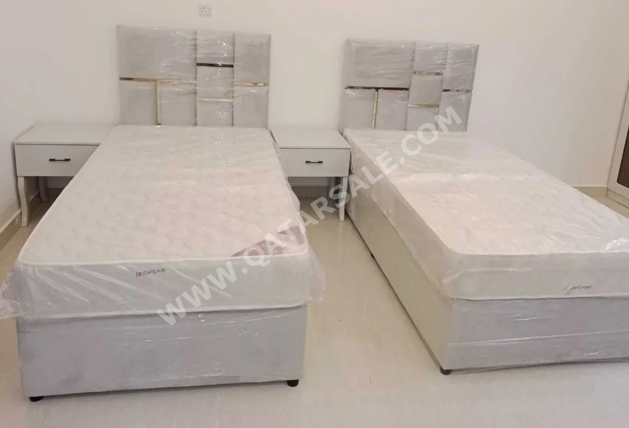 الأسّرة - فردي - اللون الرمادي - متضمنة المرتبة