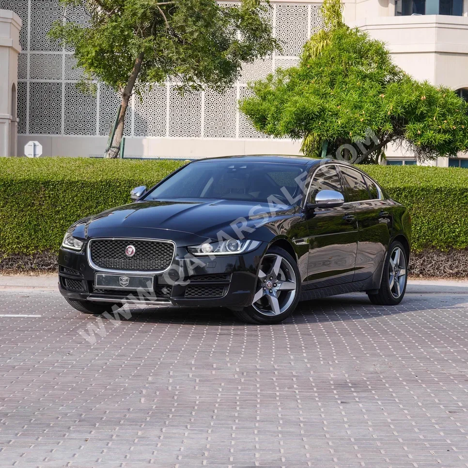 Jaguar  XJL  premium luxury  2016  Automatic  95,000 Km  6 Cylinder  All Wheel Drive (AWD)  Sedan  Black  With Warranty