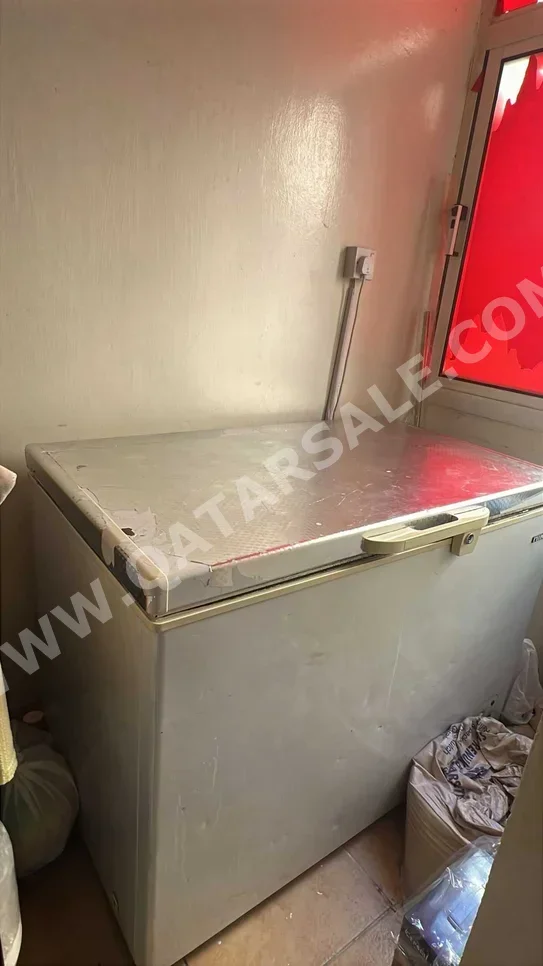 مجمدات أبيض \ 401-450 لتر علوي