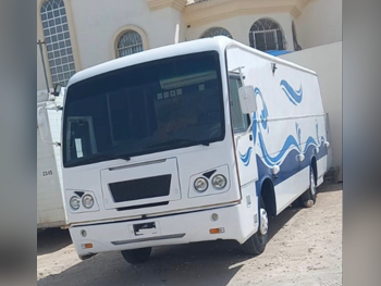 كرفان - 2008 - ابيض دخاني -صنع في قطر