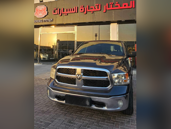 دودج  رام  اس ال تي  2016  اوتوماتيك  209,000 كم  8 سلندر  دفع رباعي  بيكب  رمادي غامق