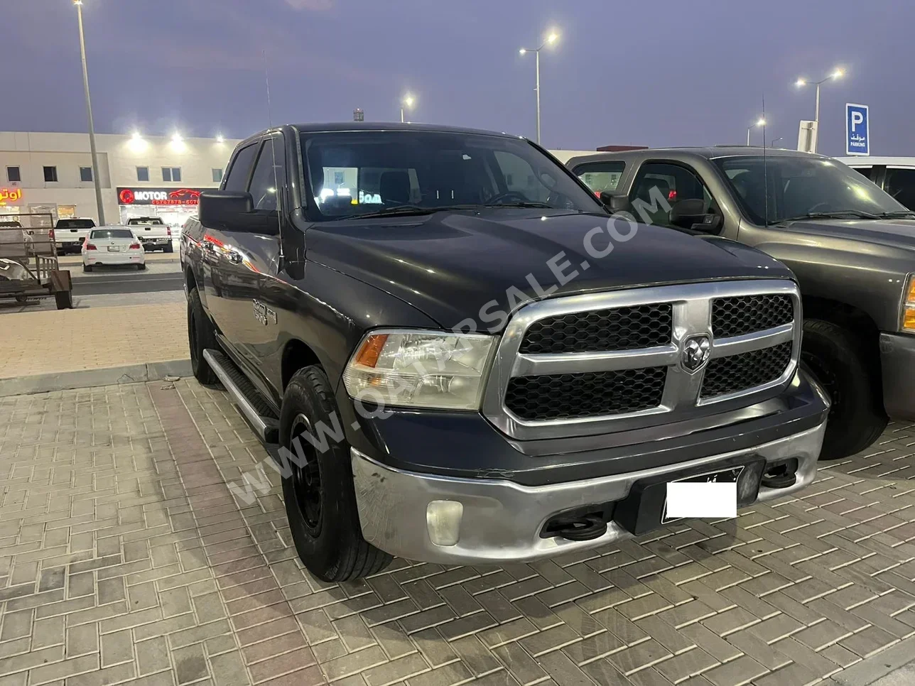 دودج  رام  اس ال تي  2016  اوتوماتيك  209,000 كم  8 سلندر  دفع رباعي  بيكب  رمادي غامق