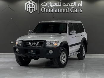 نيسان  باترول  سفاري  2001  عادي  241,000 كم  6 سلندر  دفع رباعي  اس يو في  أبيض