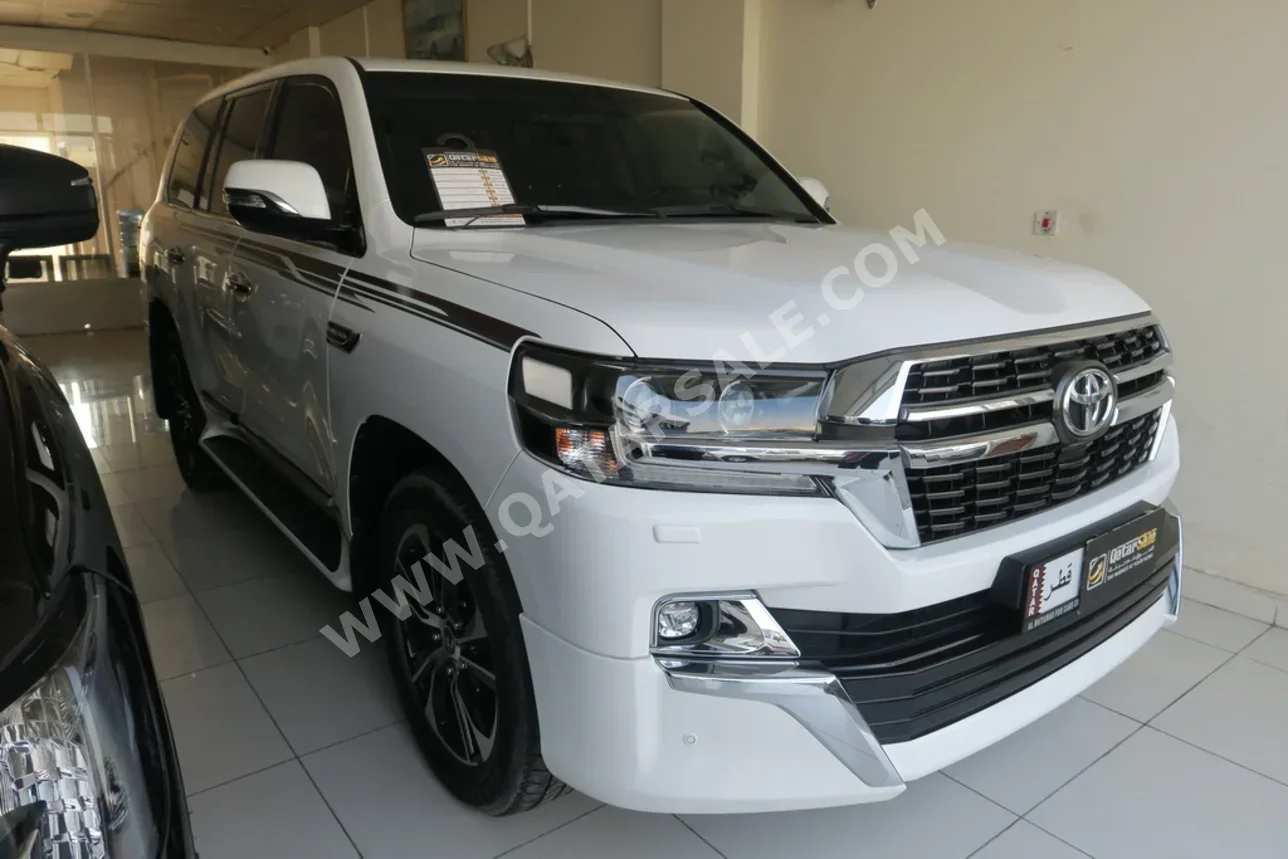 تويوتا  لاند كروزر  جي اكس ار - غراند تورينغ  2021  اوتوماتيك  70,000 كم  8 سلندر  دفع رباعي  اس يو في  أبيض