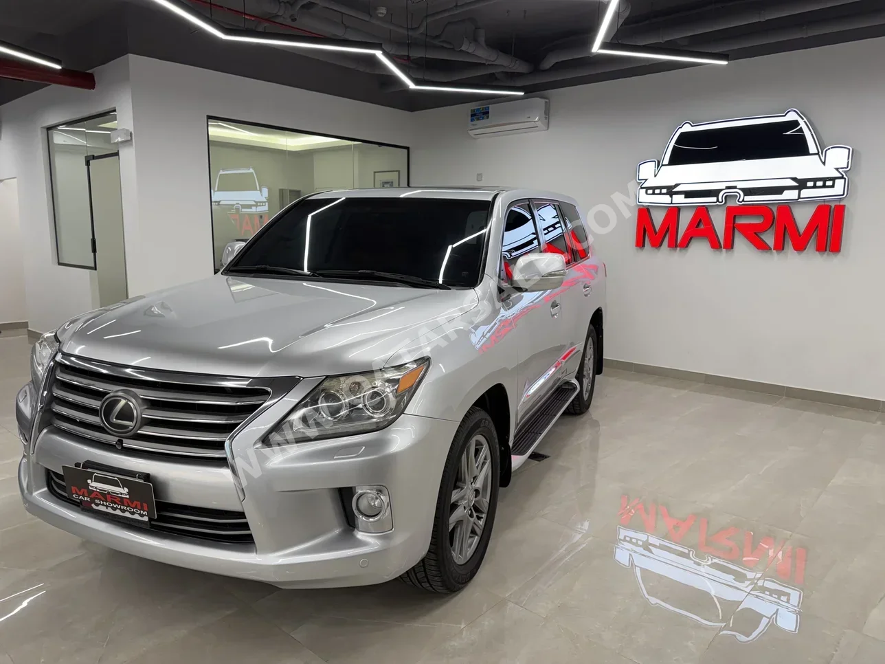 Lexus LX 570 2013 Automatic 360,000 Km 8 Cylinder Four Wheel Drive (4WD) SUV Silver