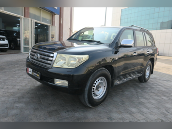 تويوتا  لاند كروزر  جي اكس ار  2011  اوتوماتيك  531,000 كم  6 سلندر  دفع رباعي  اس يو في  أسود