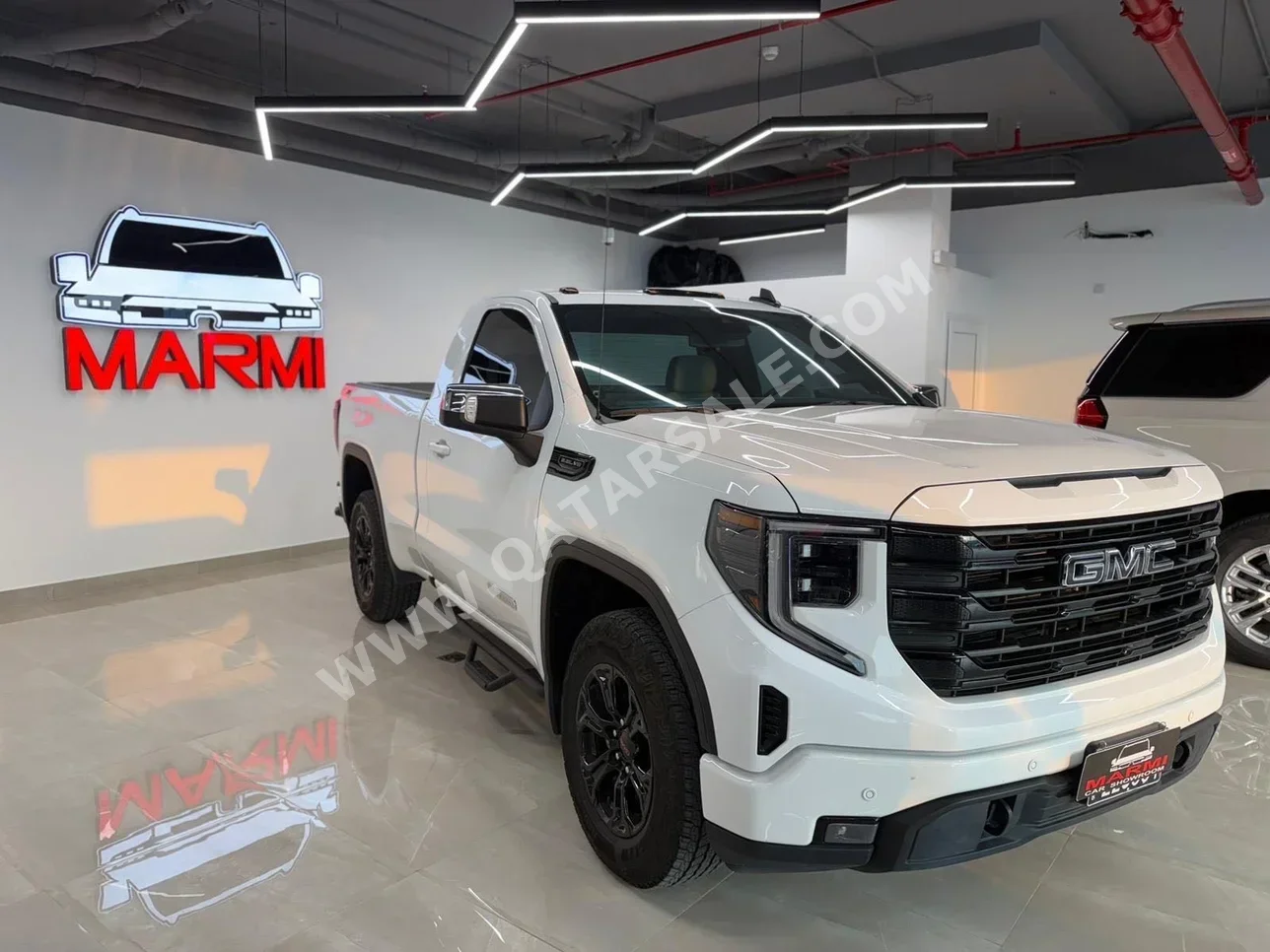 GMC Sierra Elevation 2024 Automatic 19,000 Km 8 Cylinder Four Wheel Drive (4WD) Pick Up White With Warranty