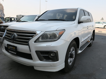 Lexus  LX  570  2014  Automatic  337,000 Km  8 Cylinder  Four Wheel Drive (4WD)  SUV  White