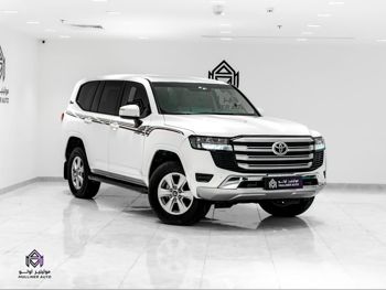 تويوتا  لاند كروزر  جي اكس ار  2022  اوتوماتيك  109,000 كم  6 سلندر  دفع رباعي  اس يو في  أبيض