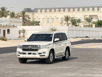Toyota  Land Cruiser  GXR  2020  Automatic  200,000 Km  8 Cylinder  Four Wheel Drive (4WD)  SUV  White